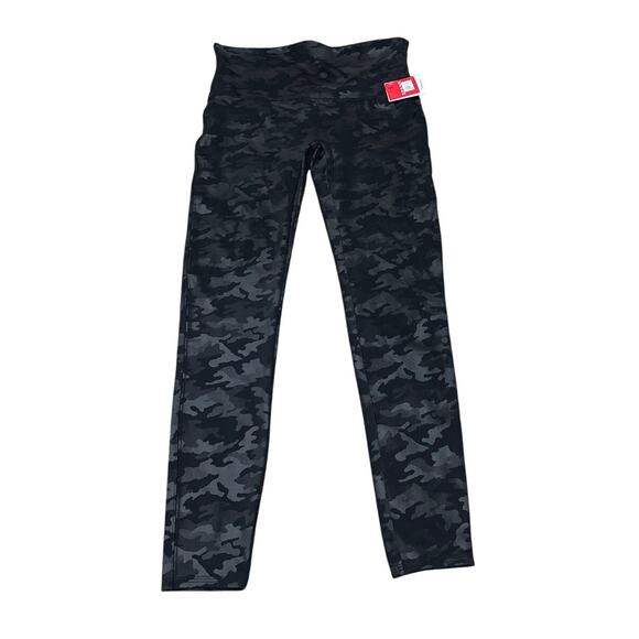 Spanx faux leather matte black Camo legging 20185R Size XL New with tags - Picture 2 of 5